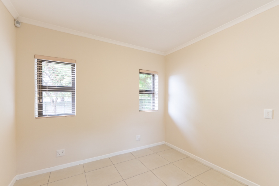 To Let 1 Bedroom Property for Rent in Vredekloof Western Cape